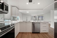 555 NE 34th St, Unit 1610 in Miami, FL - Building Photo - Building Photo