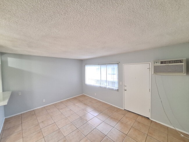 4660 Kester Ave in Los Angeles, CA - Building Photo - Building Photo