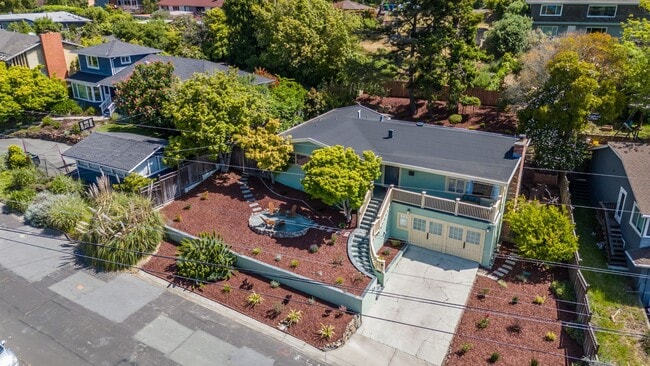 35 Franciscan Way in Kensington, CA - Building Photo - Building Photo