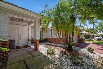 9600 NW 18th St in Plantation, FL - Building Photo - Building Photo