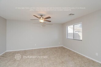 10904 W Minnezona Ave in Phoenix, AZ - Foto de edificio - Building Photo