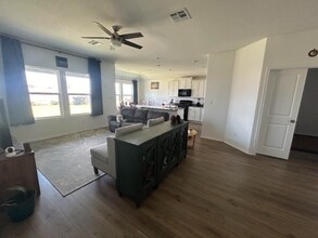 2021 Guntersville Bnd in Leander, TX - Building Photo - Building Photo