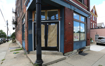 335 W McMillan in Cincinnati, OH - Foto de edificio - Building Photo
