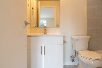 21511 4th Ave W, Unit A62 in Bothell, WA - Building Photo - Building Photo