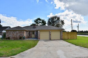 521 26th Ave N in Texas City, TX - Building Photo