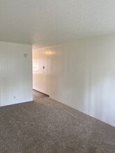 550 SW Levens St in Dallas, OR - Building Photo - Building Photo