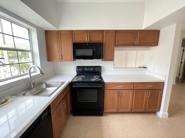 720 Cypress Ln in Pompano Beach, FL - Building Photo - Building Photo