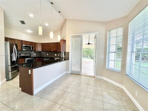 9125 SW 171st Terrace in Palmetto Bay, FL - Building Photo - Building Photo