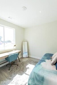 1202 W Whitestone Blvd photo'