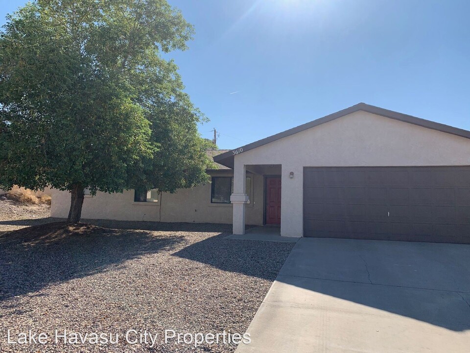 3610 Brave Dr in Lake Havasu City, AZ - Foto de edificio