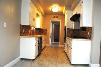 8817 Butternut Ave in Bakersfield, CA - Building Photo - Building Photo