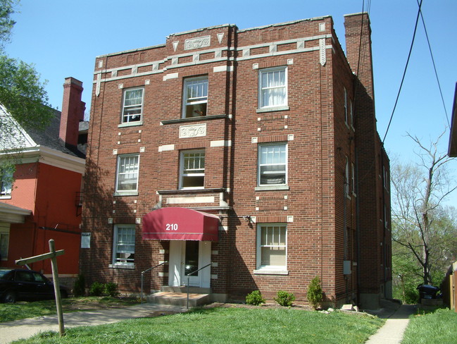 210 Hearne Ave in Cincinnati, OH - Building Photo - Building Photo