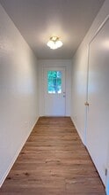 1818 Arlington Dr in Medford, OR - Foto de edificio - Building Photo