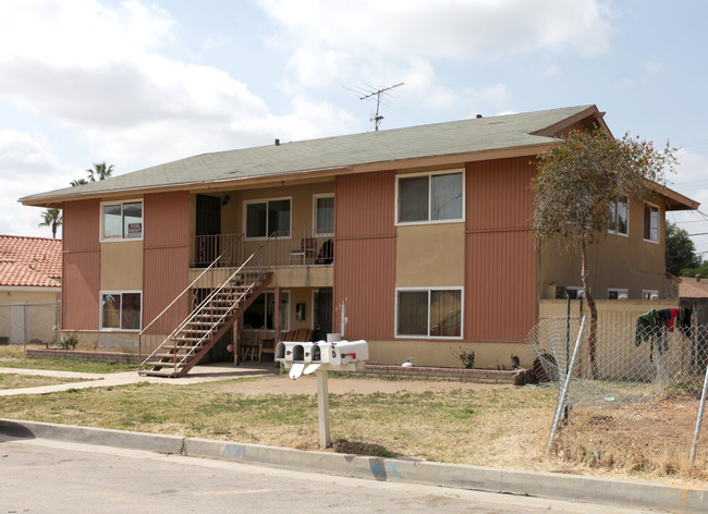 6354 Stobbs Way in Jurupa Valley, CA - Foto de edificio - Building Photo