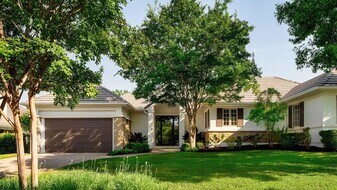 2036 Wimberly Ln in Austin, TX - Building Photo