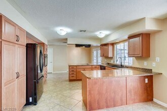 1505 Strong Dr in Las Vegas, NV - Foto de edificio - Building Photo