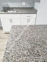 2200 E Madison St in Baltimore, MD - Building Photo - Building Photo