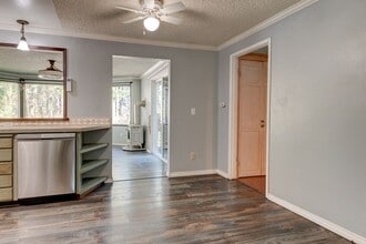 830 Cathlamet Dr in Oak Harbor, WA - Building Photo - Building Photo