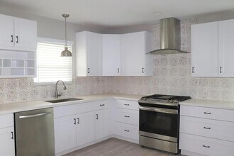 3123 Conway St in Houston, TX - Foto de edificio - Building Photo