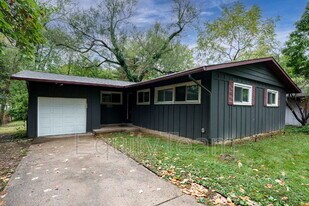 7833 Kirkland Dr in Cincinnati, OH - Building Photo