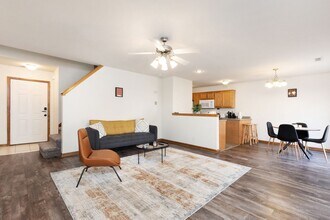 2518 Deerfield Blvd in Junction City, KS - Building Photo - Building Photo