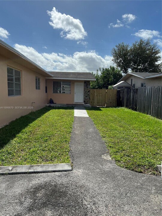 6328 Pierce St in Hollywood, FL - Building Photo