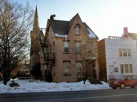 537 High St Apartments