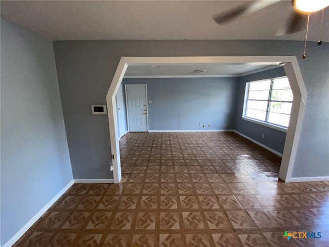 property at 1007 Houston St