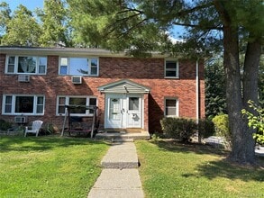1668 US-9 in Wappingers Falls, NY - Building Photo - Building Photo