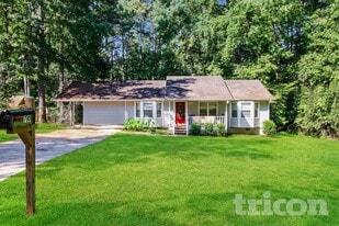 70 Wake Rd in Mcdonough, GA - Building Photo