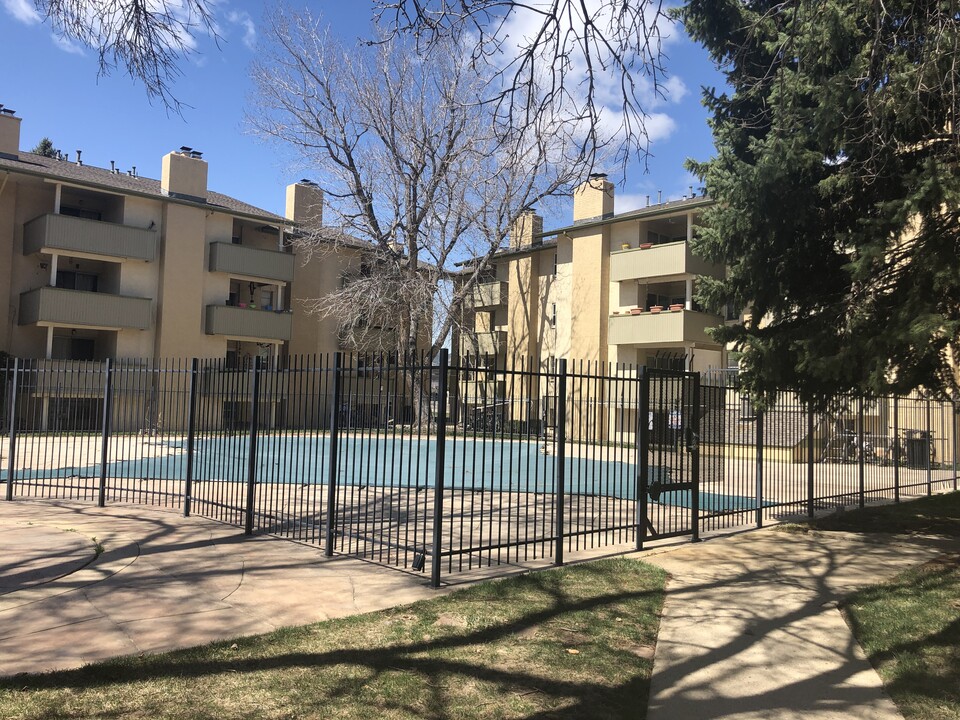 3035 Oneal Pkwy, Unit #V34 in Boulder, CO - Building Photo