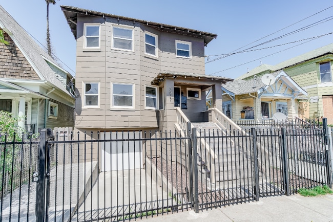3027 Filbert St in Oakland, CA - Foto de edificio - Building Photo