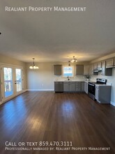 808 Pinoak Dr in Nicholasville, KY - Building Photo - Building Photo
