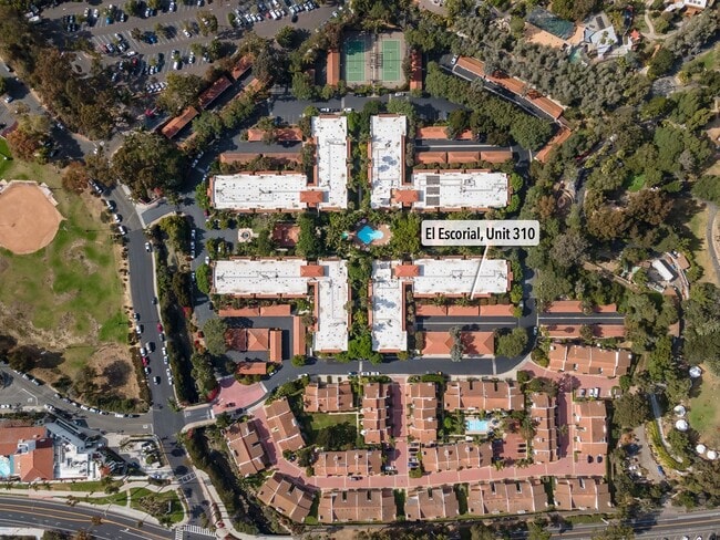 310 Por La Mar Cir in Santa Barbara, CA - Building Photo - Building Photo