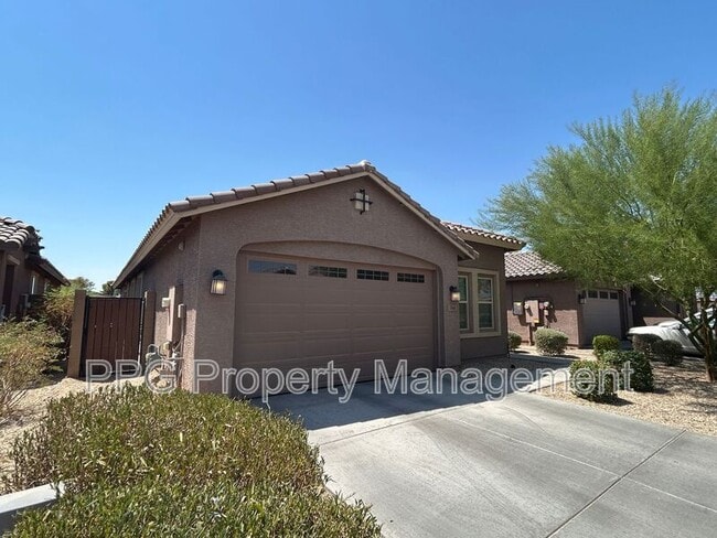 3740 S 65th Ave in Phoenix, AZ - Foto de edificio - Building Photo