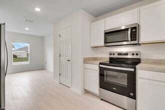 3226 SW Nutley St in Port St. Lucie, FL - Building Photo - Building Photo