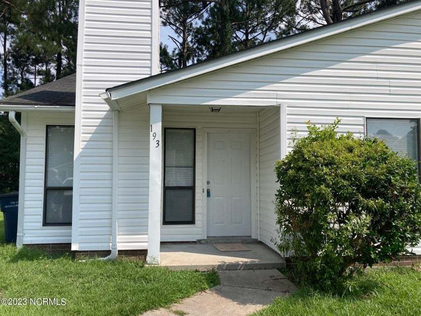 193 Village Cir in Jacksonville, NC - Building Photo