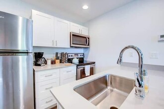 346 NW 35th St in Miami, FL - Building Photo - Building Photo