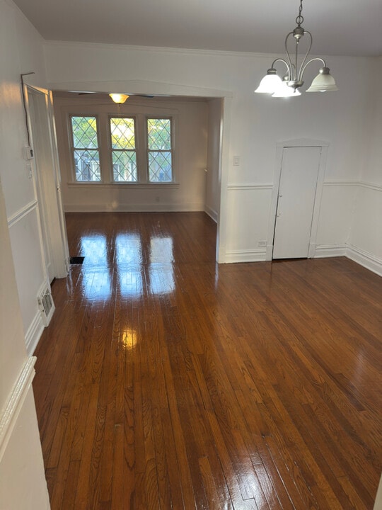 2224 N Kenneth Ave in Chicago, IL - Building Photo