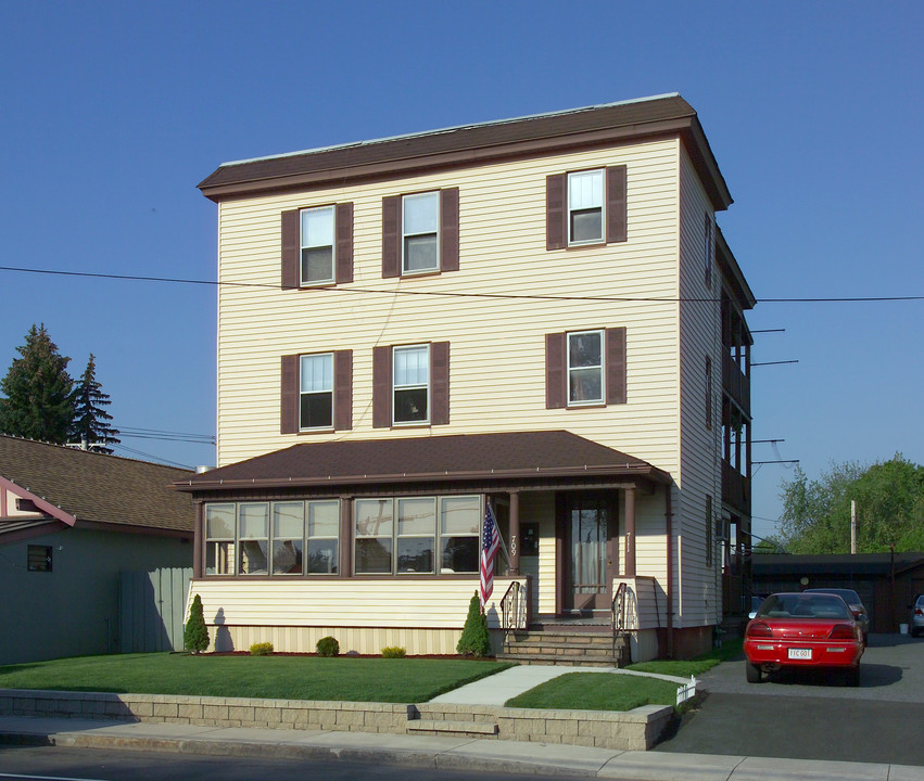 709-711 Grattan St in Chicopee, MA - Building Photo