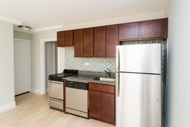 450 W Wellington Ave in Chicago, IL - Building Photo - Building Photo