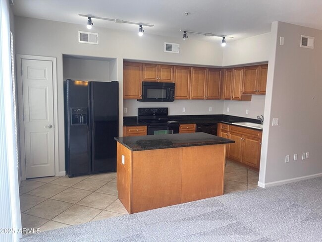 1920 E Bell Rd in Phoenix, AZ - Building Photo - Building Photo