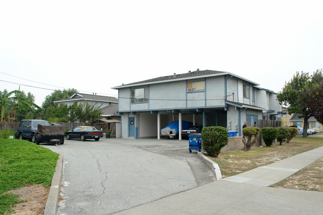 576 Penitencia Ct in Milpitas, CA - Foto de edificio - Building Photo