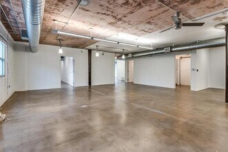 4330 N Central Expy in Dallas, TX - Building Photo - Building Photo