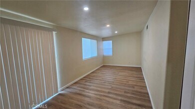 1064 W 31st St in Los Angeles, CA - Foto de edificio - Building Photo