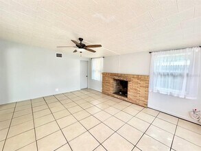 5209 10th Ave S in Gulfport, FL - Building Photo - Building Photo