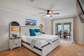 5111 Keystone Dr in Gulf Breeze, FL - Foto de edificio - Building Photo