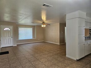 207 Shadow Oaks Dr in Conroe, TX - Building Photo - Building Photo