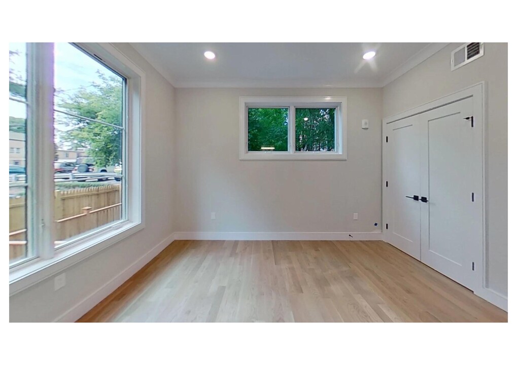 104 Warren St, Unit 1 in Boston, MA - Building Photo