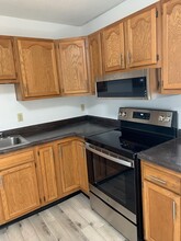 1416 Maricopa Dr, Unit Apt 3 in Oshkosh, WI - Foto de edificio - Building Photo